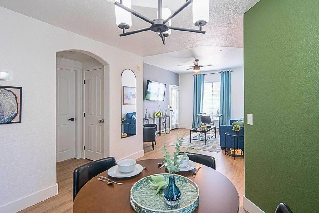 Apartment Upper Deck - Golf View - Queenbd N302