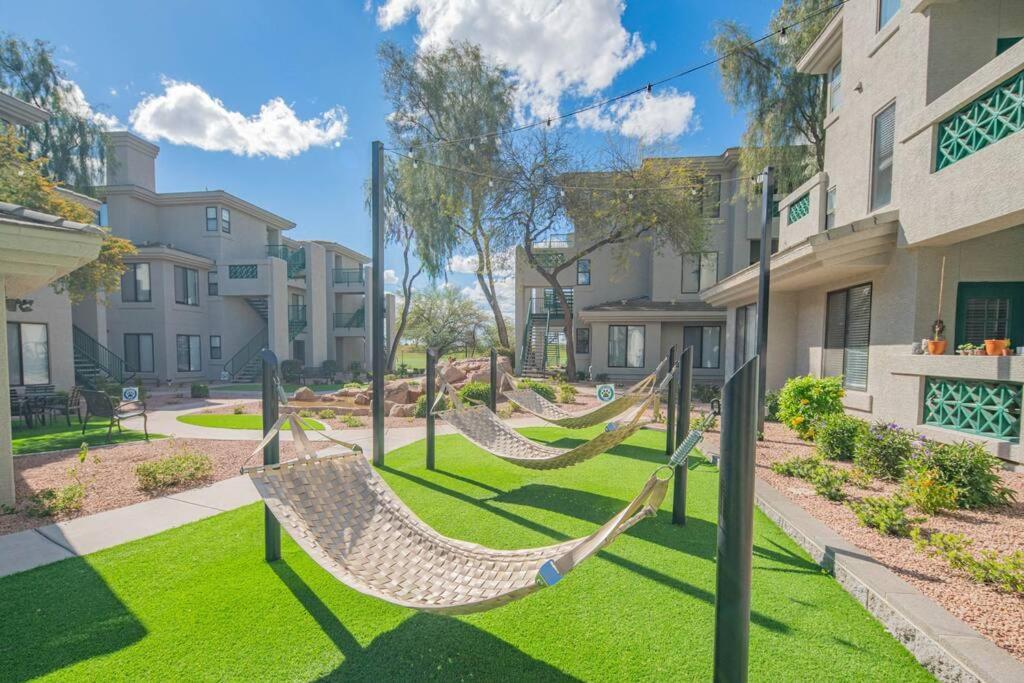 Upper Deck - Golf View - Queenbd N302 Apartment *